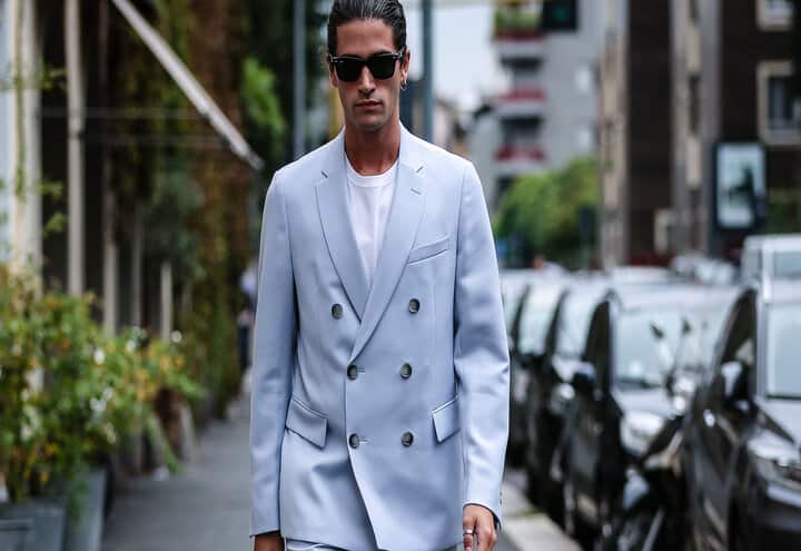 Resmi takım elbise mi yoksa spor takım elbise mi?