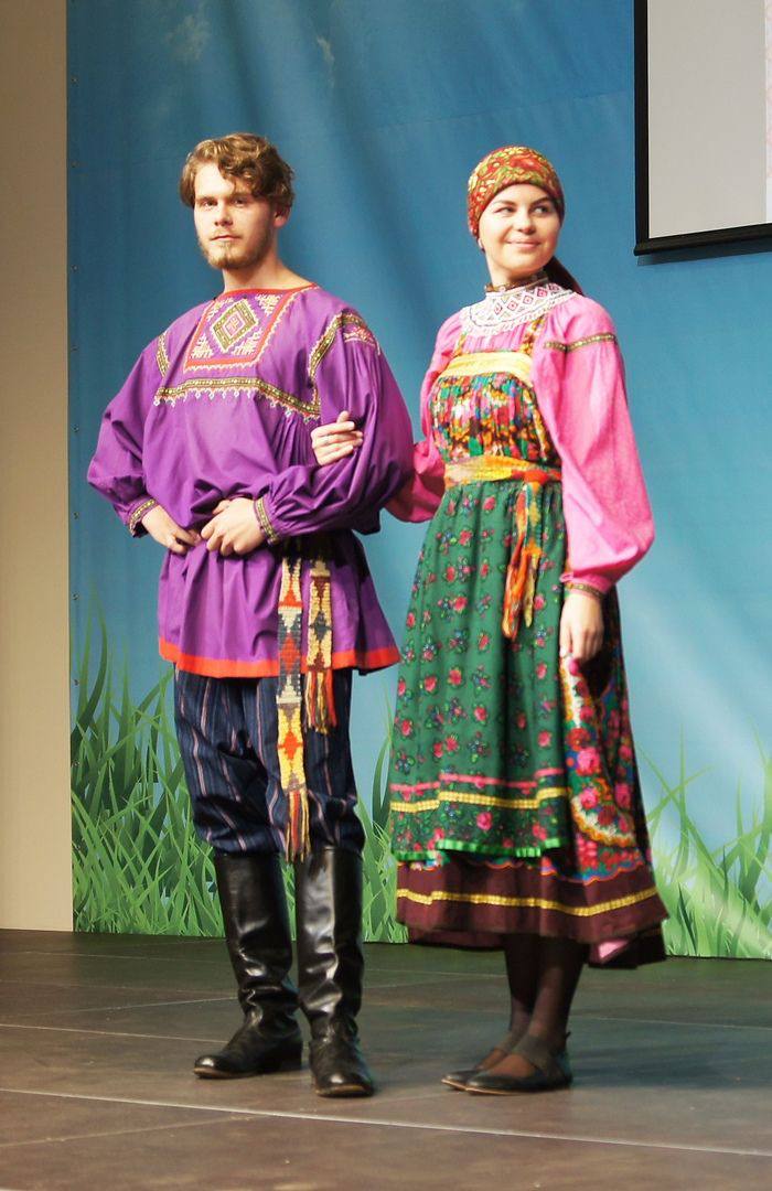 farklı geleneksel gelinlik modelleri