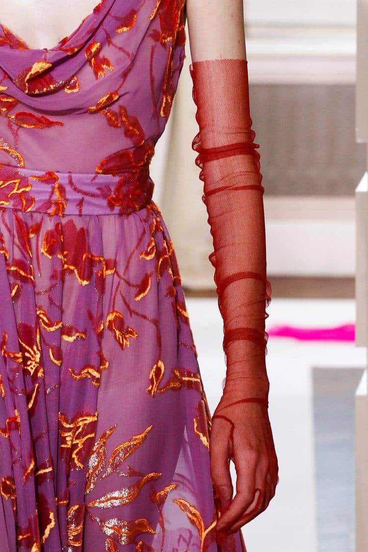 beyaz tenli kadınlar ne giymeli?